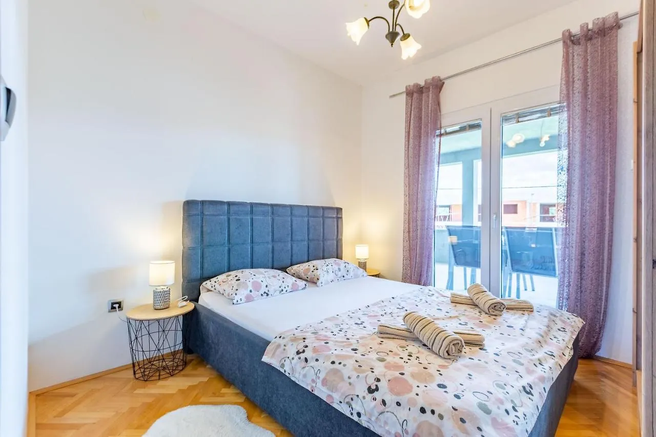 Rs Two Bedroom Apartment Sukošan Croácia