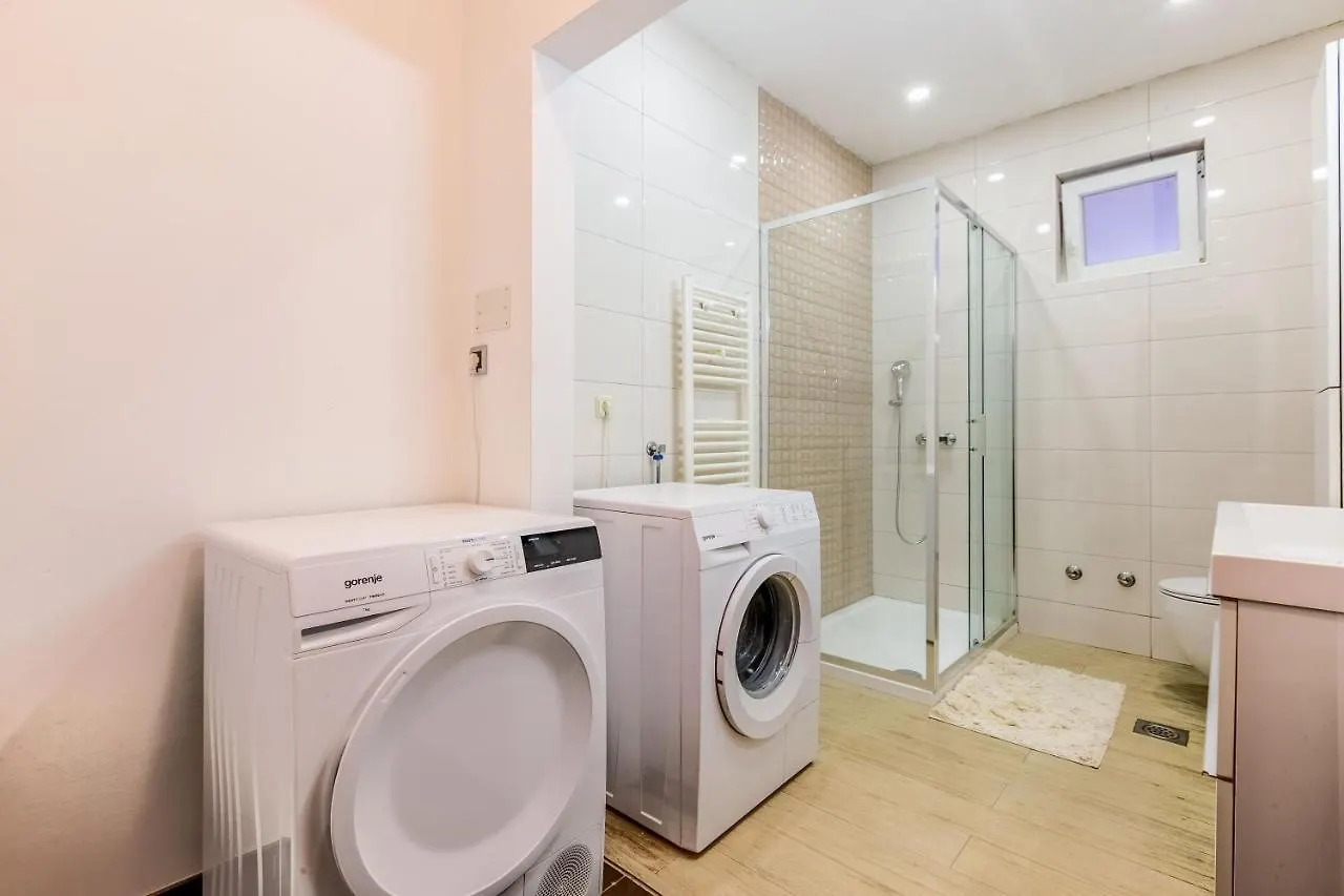 Rs Two Bedroom Apartment Sukošan 0*,  Croácia