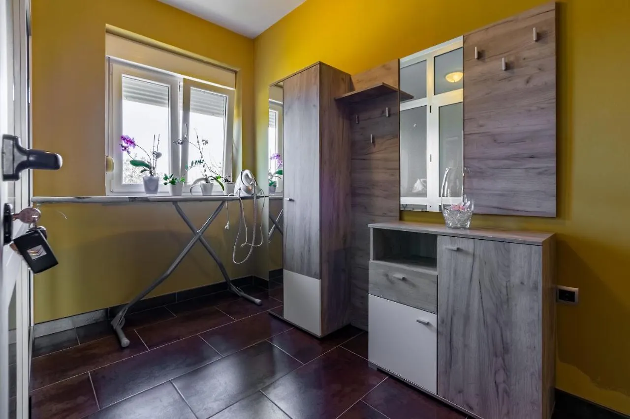 Rs Two Bedroom Apartment Sukošan