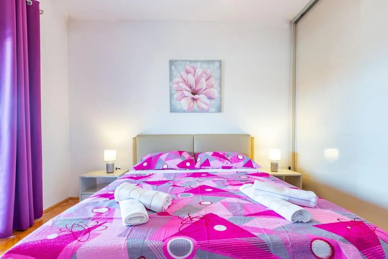 Rs Two Bedroom Apartment Sukošan